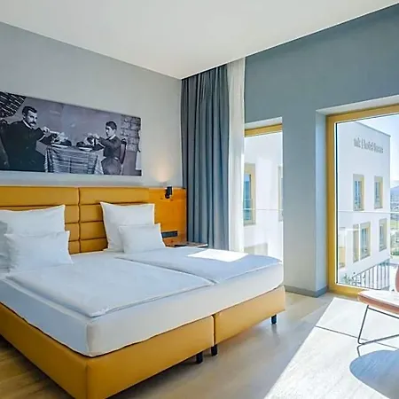 Mk Tirana 호텔 5*
